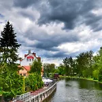 Nad Pisa Отель
