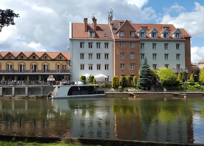 Nad Pisą Hotel 3*